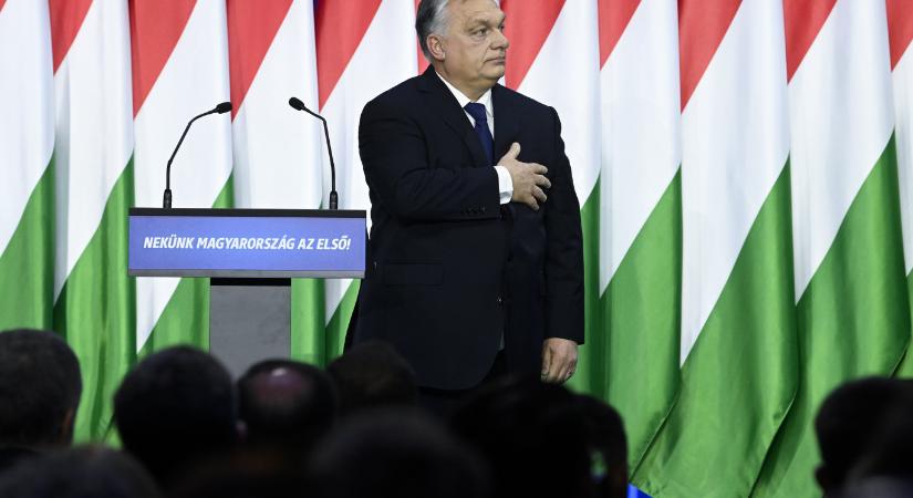 Orbán egy utolsót még odaszúrt a leköszönt Nováknak az évértékelő beszédben