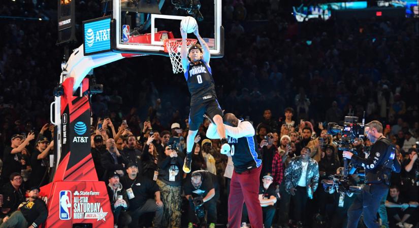 A 216 centi magas Shaquille O'Nealt átugró játékos nyerte az NBA zsákolóversenyét