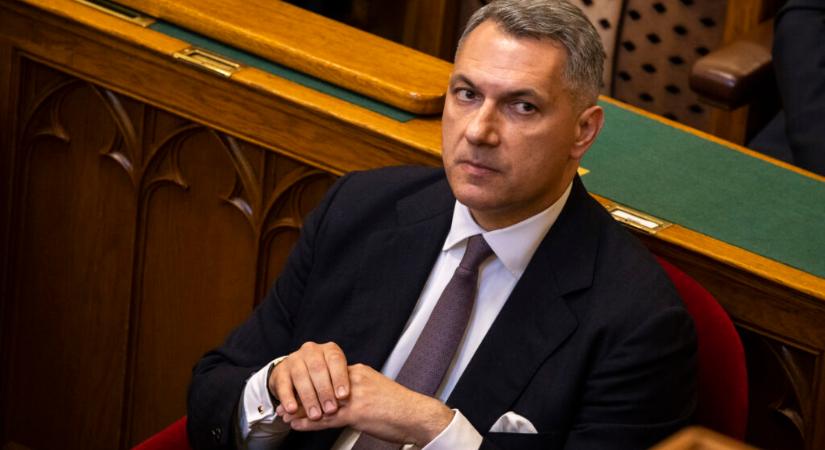 Orbán Viktor szándékosan tüntette el Lázár Jánost? Itt a válasz!
