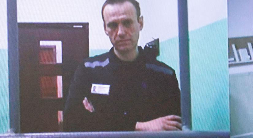 400 orosz állampolgárt vettek őrizetbe, akik Navalnijra emlékeztek