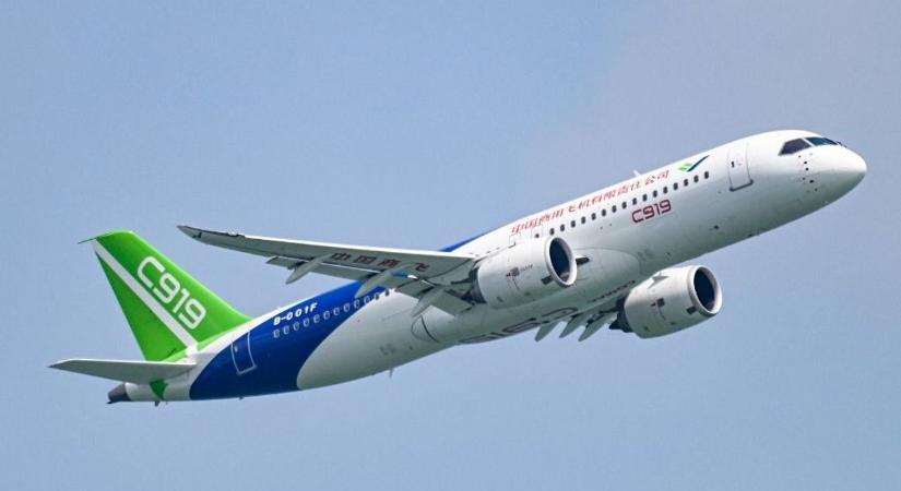 Izgulhat az Airbus és a Boeing: sikerrel zárult az első nemzetközi piacra szánt kínai repülő próbaútja