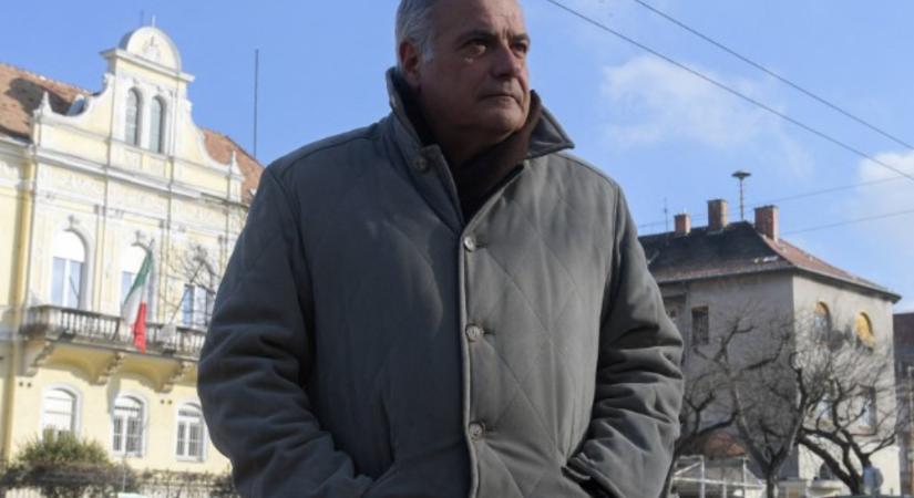 Az olasz antifasiszta aktivista apja szerint túl veszélyes lenne, ha lánya Magyarországon kerülne házi őrizetbe