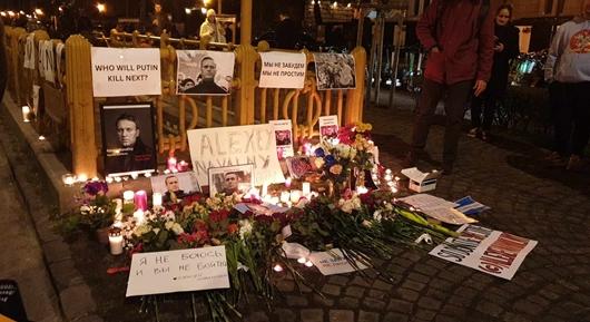 Orbán és Szijjártó sem kommentálta még Navalnij halálát, megtette helyettük Németh Zsolt