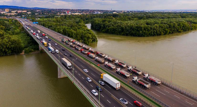 Hídpénzt kell fizetni az M0-ás Duna-hídján – kiakadtak Budafokon, Csepelen és Soroksáron