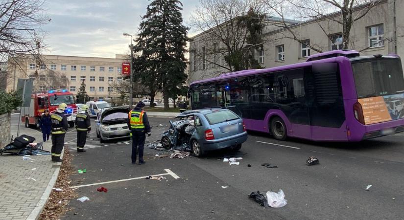Hatalmas baleset történt Veszprémben – videós beszámoló