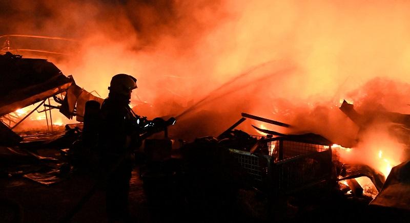 Hargita megye: hatalmas lángokkal égett egy ház Kápolnásfaluban
