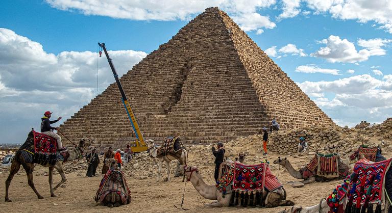 Hatalmas felháborodást váltott ki a gízai piramisfelújítás