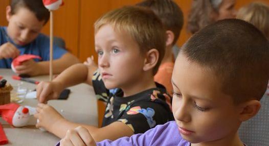 Bábkészítő előadásokra várják a gyerekeket a Vojtinában