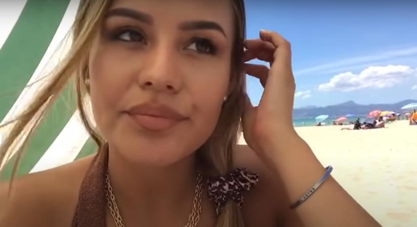 Azahriah bomba testű ecuadori barátnője felpolcolta a cicijeit, lélegzetelállító a rálátás a csodás testére
