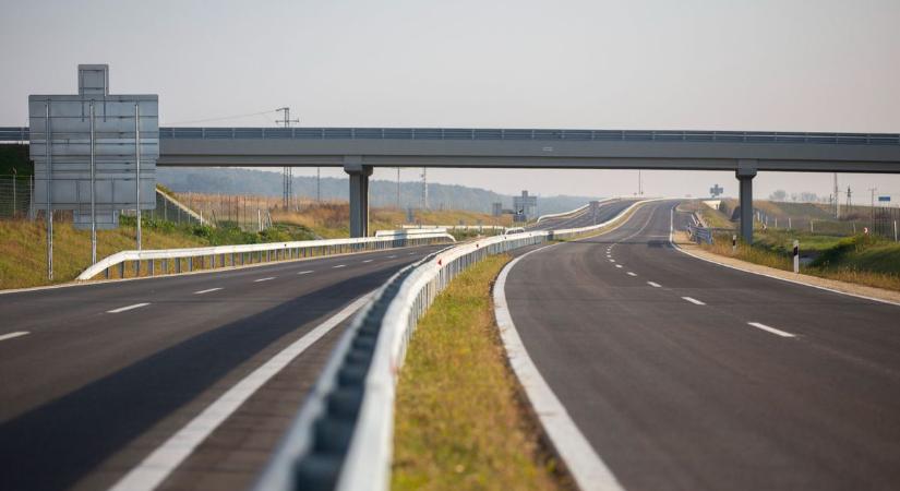 A magyar állam felszólította a Strabagot a szétrepedt M30-as autópálya rendbetételére