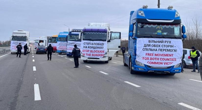 Az ukrán fuvarozók tüntetéssel készülnek három lengyel határnál