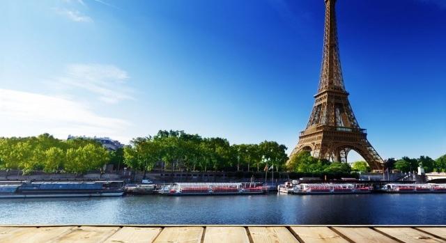 Pórul jártak a turisták, sztrájkolnak az Eiffel-torony dolgozói