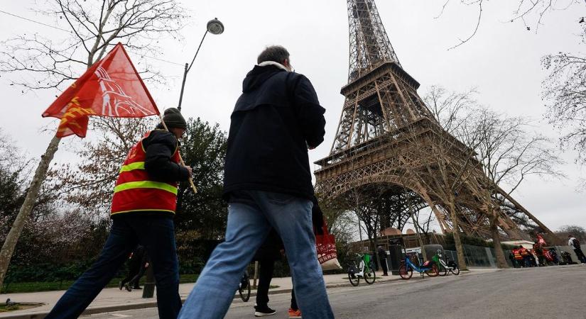 Az Eiffel-torony jövője miatt aggódnak a második napja sztrájkoló dolgozók