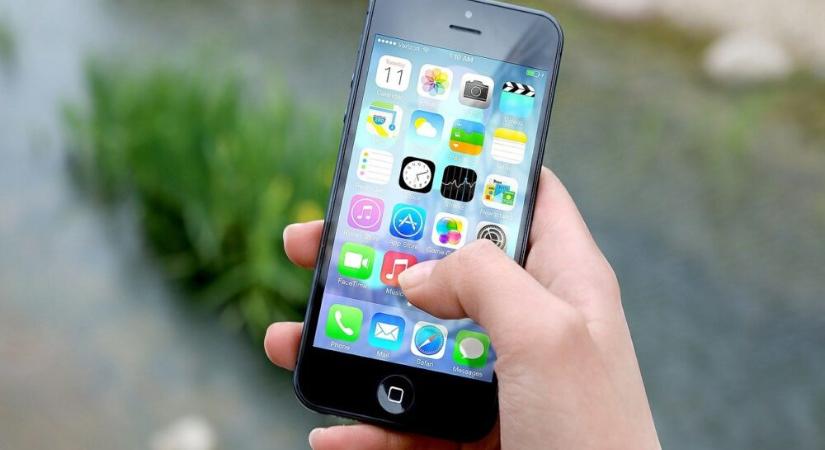 A tanárok többsége kitiltaná a mobiltelefonokat az iskolákból