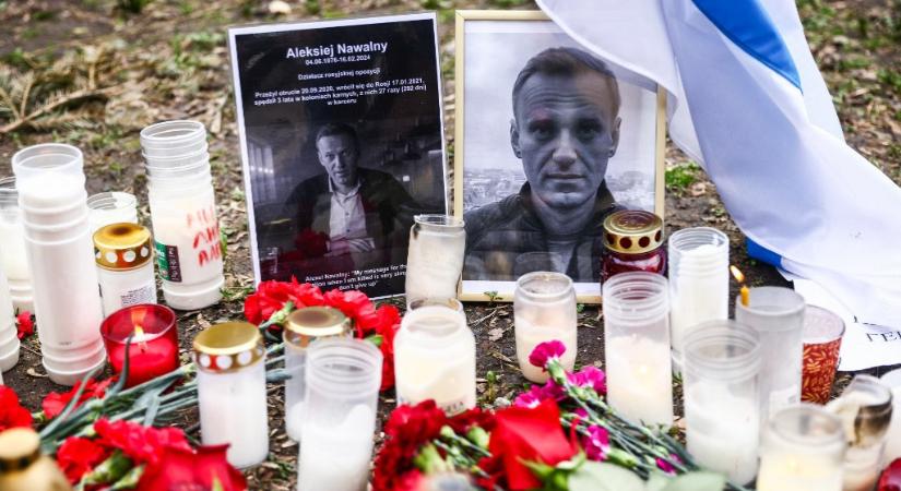Az orosz elnöki szóvivő szerint nem feladatuk vizsgálni Navalnij halálát