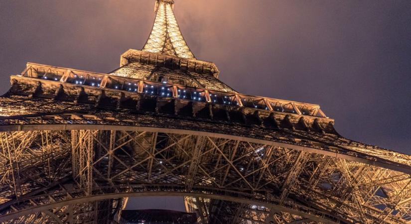 Bezárt az Eiffel-torony