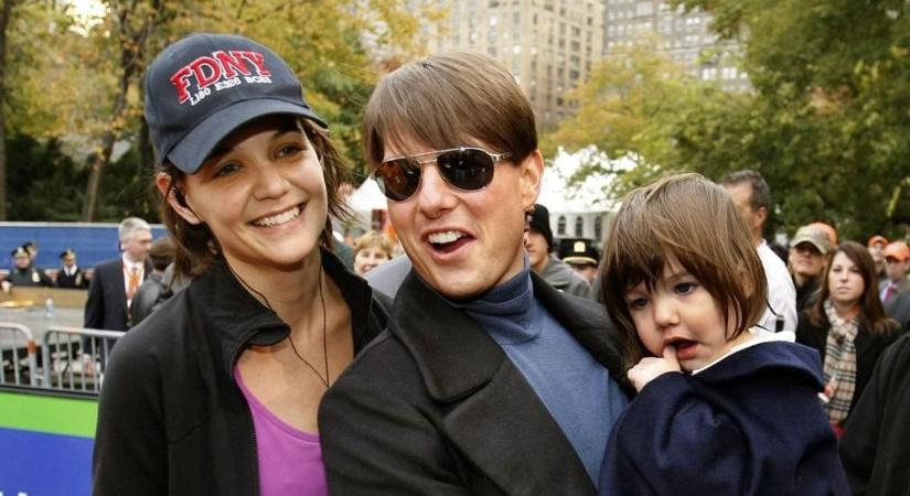 Friss fotókon Suri Cruise: így néz ki Tom Cruise és Katie Holmes ritkán látott lánya