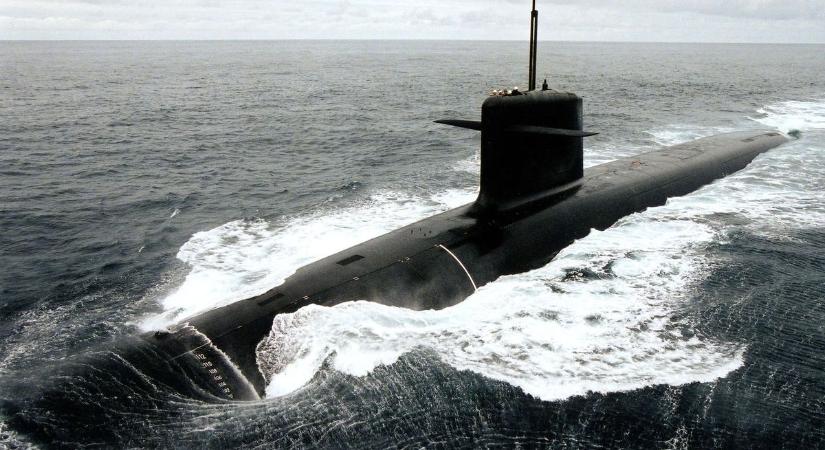 Az óceánba toccsant a brit atomrakéta az 1800 milliárdos tengeralattjáróról