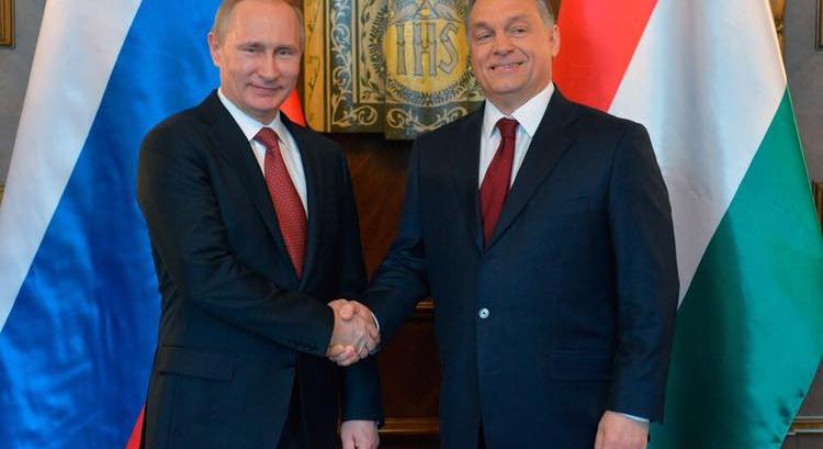 Vlagyimir Putyin kísértetiesen ugyanazt vallja a melegekről, mint Orbán Viktor