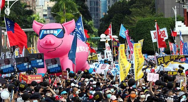 Megrázó dolog történt a tajvani törvényhozásban pénteken