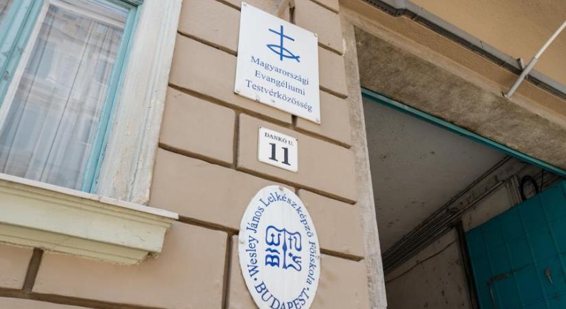 Az ügyészség indítványozta, hogy tartóztassák le Iványi Gábor egyházának a gazdasági vezetőjét