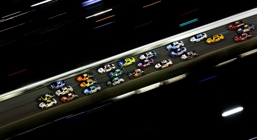 A NASCAR vizsgálatot indít a Daytona 500-on látott üzemanyag-spórolás miatt