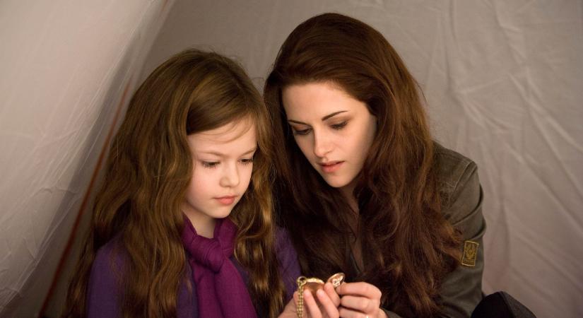 Ez komoly? Így néz ki ma az Alkonyatban Bella és Edward lányát alakító színésznő