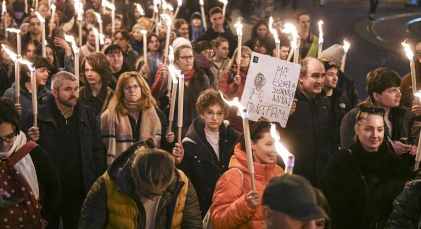 Fáklyás békemenetet szervez szombatra Bicske fideszes polgármestere