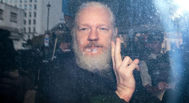 Julian Assange a végső szalmaszálba kapaszkodik kiadása elől