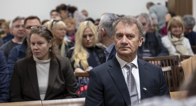 Varju László, a DK képviselője másodfokon is bűnös testi sértés bűntettében