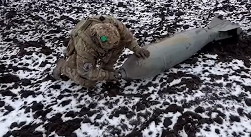 Irányított légibombákat semmisítettek meg Harkiv megyében