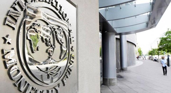 Bloomberg: Ukrajna közel áll a megállapodáshoz az IMF-fel egy új, 900 millió dolláros részletről