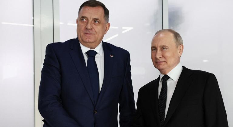 A boszniai szerbek vezetője Moszkvában Putyint dicsérte, Minszkben pedig Lukasenkát