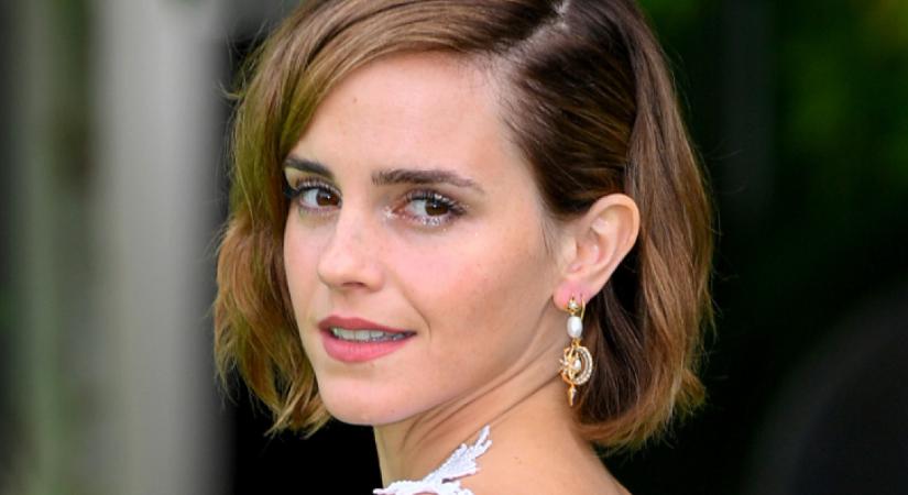 Emma Watson megmutatta, milyen a tökéletes átmeneti outfit: mindenki így öltözködik majd idén tavasszal