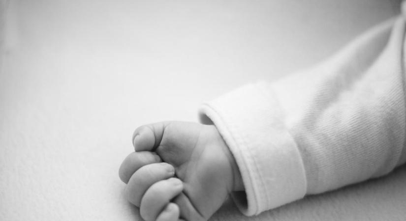 Szörnyű tragédia: négy nappal azután halt meg a kisbaba, hogy hazaengedték a kórházból