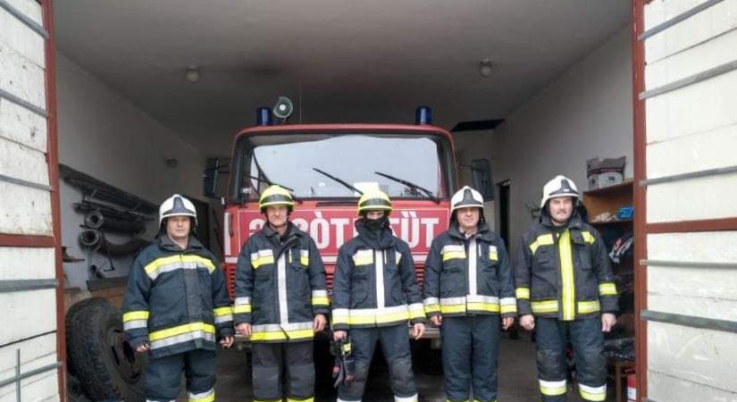 Tisztelet a bökönyi önkéntes tűzoltóknak