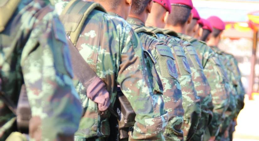 Valóban jót tesz a fiatal férfiaknak a katonaság? – Vekerdy Tamás válasza