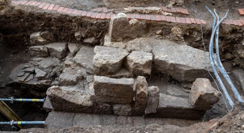 Megtalálták Kolozsvár ősi városfalát