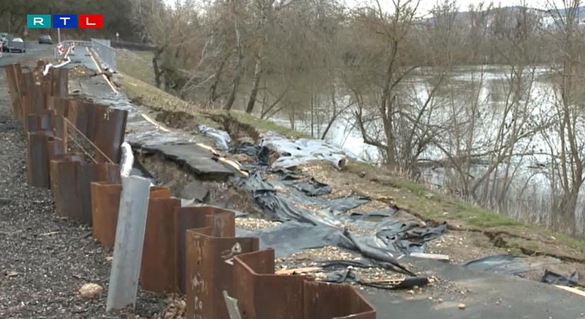 A folyóba zuhant egy teljes bicikliút Tokajban – még egy éve sincs, hogy elkészült