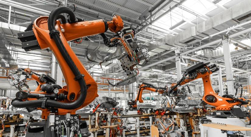 Egy évtizeden belül 26 milliárd dollárra nő az ipari robotok piaca