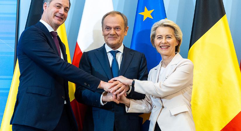 A Tusk-kormány az uniós üdvösség kapujában toporoghat, a német kabinet helyzete viszont szorongató
