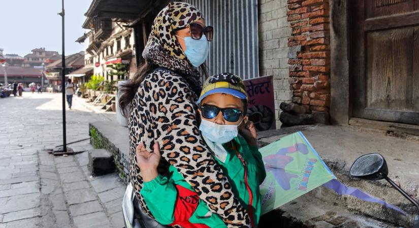 Két magyar fotós képei Nepálból – „kevesebb az aggodalom, több a kedvesség, kevesebb az irigység”