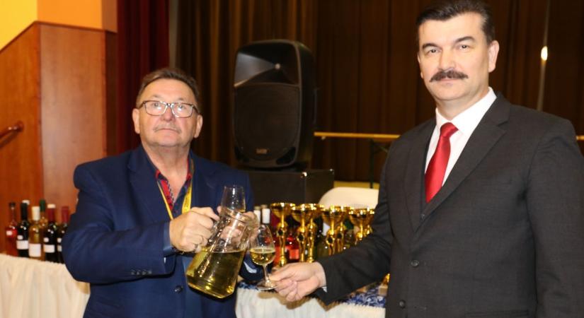 Huszonötödik alkalommal tartottak borversenyt Akasztón