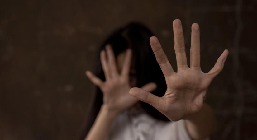 Brutális: eszméletlenre vertek egy 14 éves lányt Ócsán