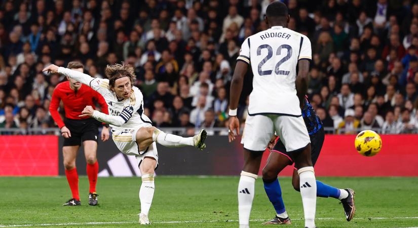 Hat perccel a becserélése után rúgott gyönyörű kapufás győztes gólt Luka Modric