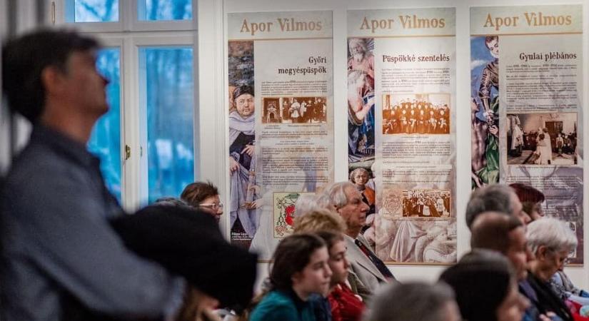“A kereszt erősíti a gyengét, szelídíti az erőset” – Apor Vilmos püspök életét és munkásságát bemutató kiállítás nyílt Leányfalun