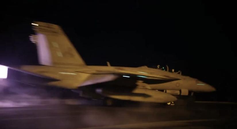 Videó: így indultak meg az amerikai haditengerészet vadászbombázói
