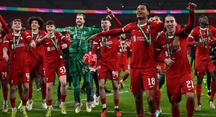 Dua Lipa a Liverpool öltözőjében, így ünnepeltek Szoboszlaiék a kupagyőzelem után - videó, galéria
