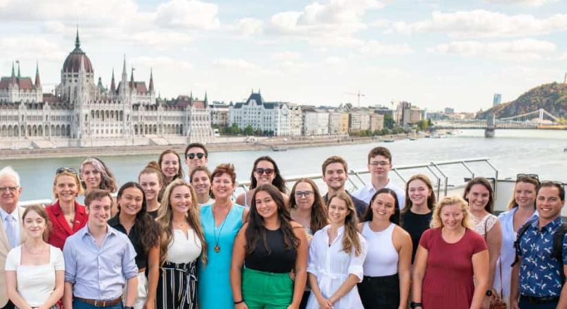Megszerettetni Magyarországot a fiatalokkal – beszélgetés Vajtay Gabriellával, a Reconnect Hungary origram vezetőjével