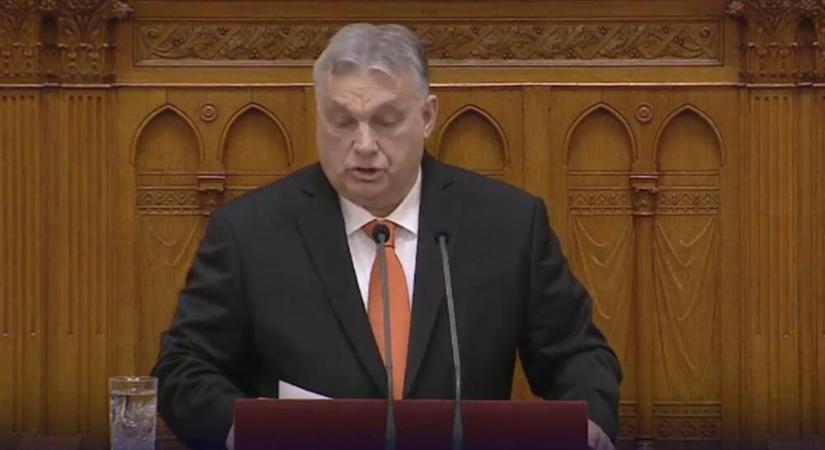 Orbán napirend előtt olvas fel a parlamentben – Kövesse élőben!